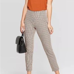 Ankle pants plaid